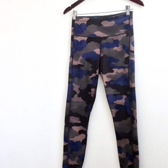 NEW! Athleta Ultimate Stash Camo Leggings Mantra Purple SZ S - Picture 6 of 11